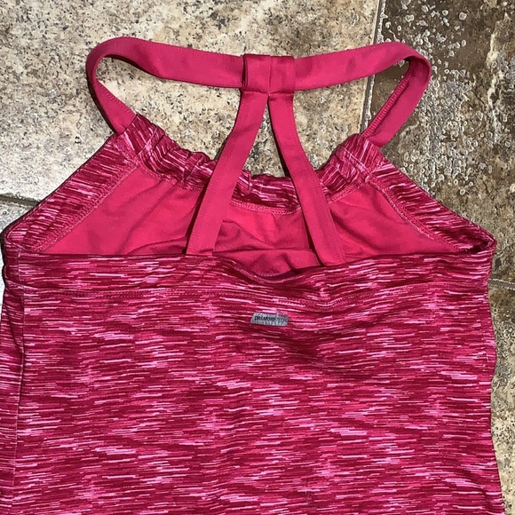 Danskin | Women’s size Medium | Pink workout tank top with built in shelf bra - Picture 3 of 6